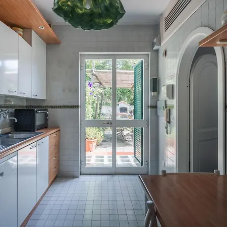 Domenicanda Βίλα Κάπρι