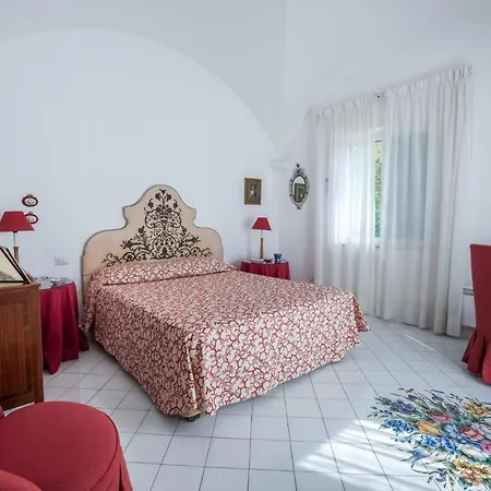 Willa Domenicanda Capri