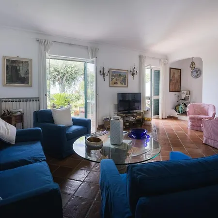 Domenicanda Villa *
