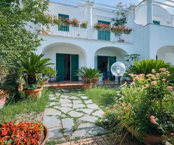 Domenicanda Villa Capri