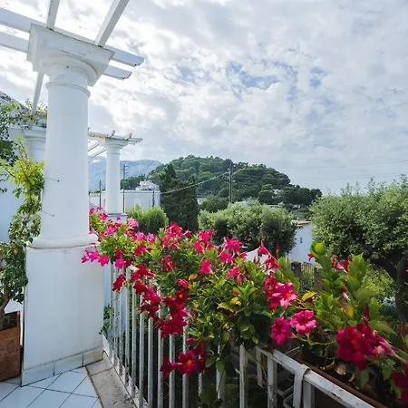 Domenicanda Villa Capri